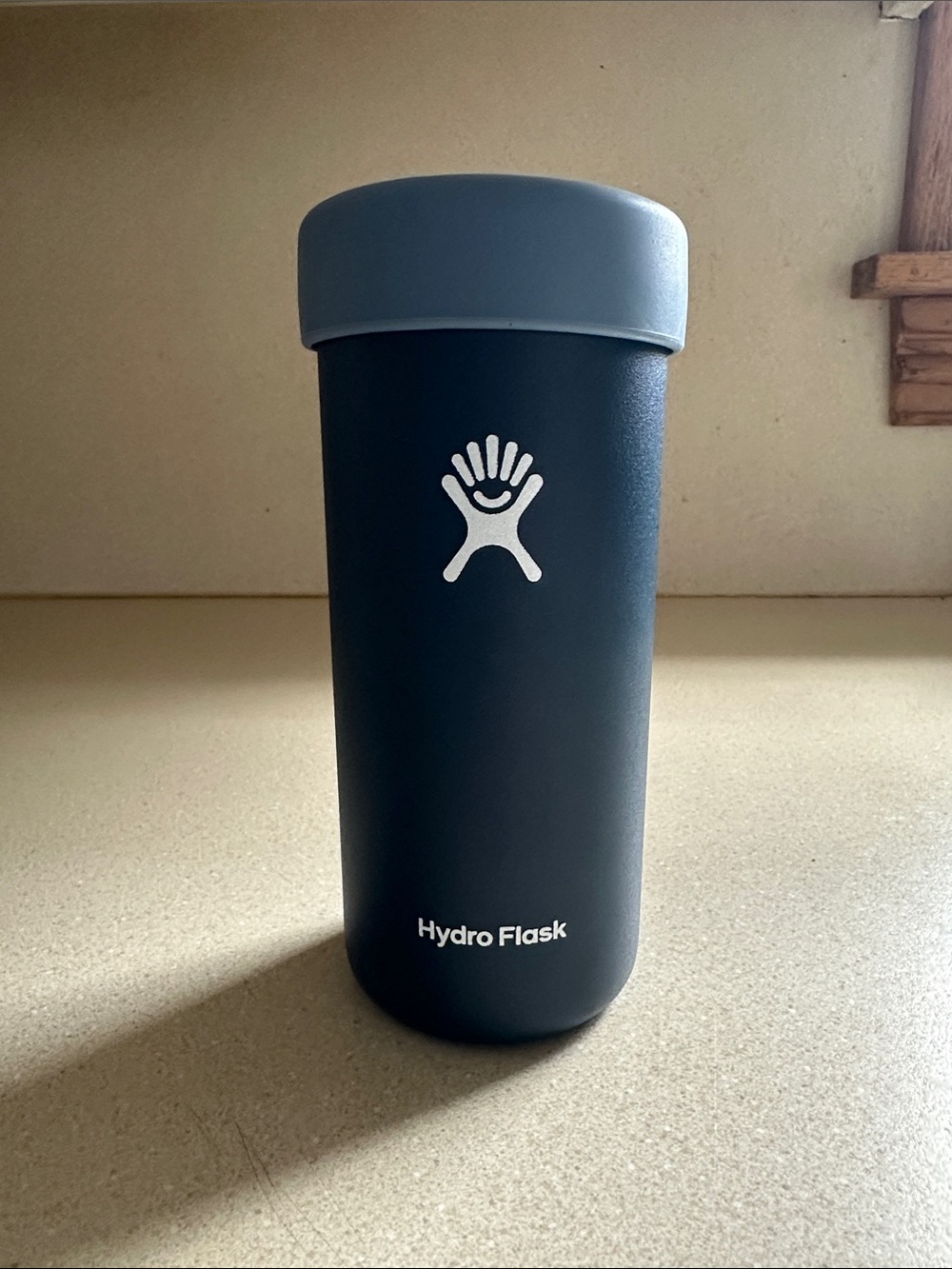 Hydro Flask Travel Tumbler in Navy with Light Gray Lid